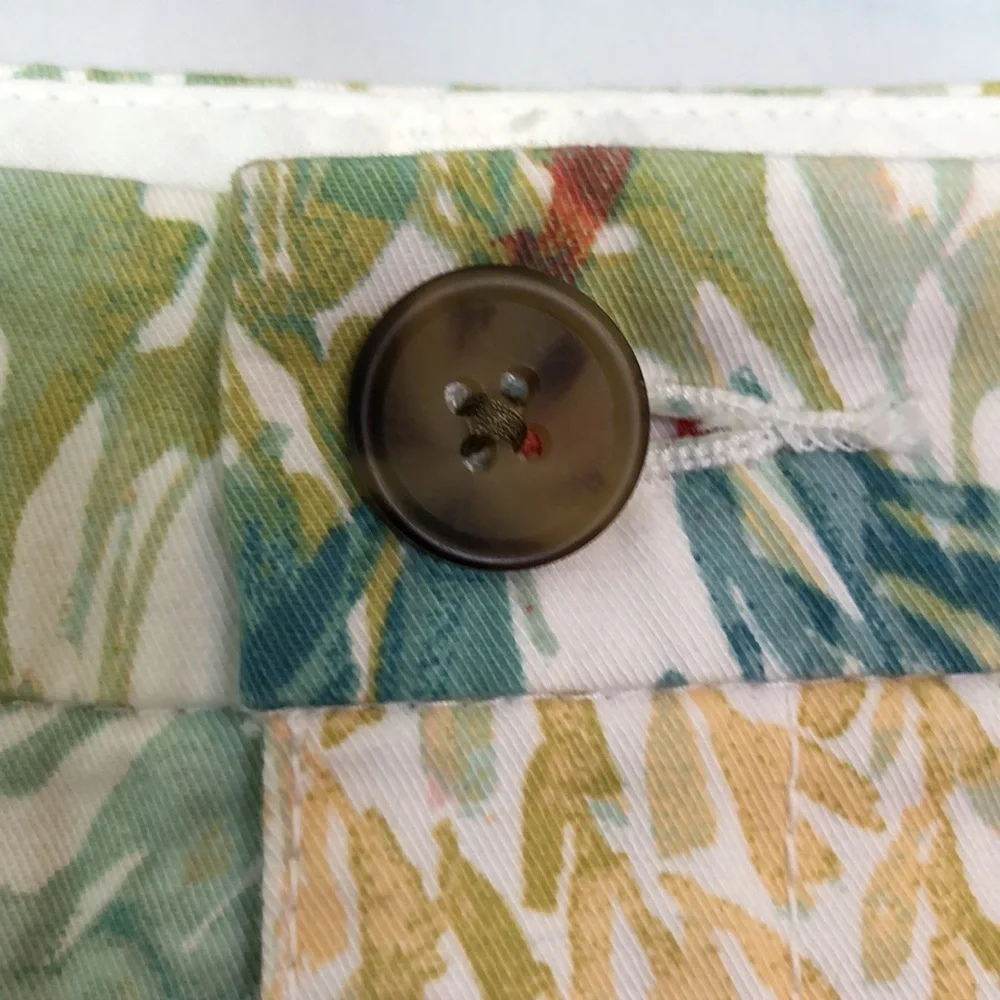 Old Navy Shorts Ocean Coral Reef Print Watercolor Floral Chino Shorts Size 8 - Picture 5 of 10